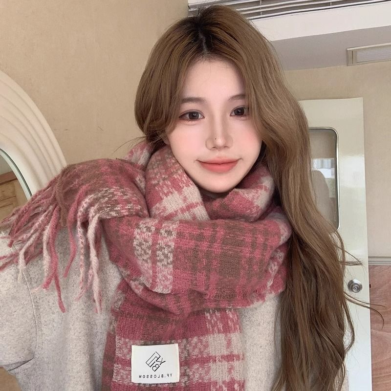 Pink plaid scarf for women autumn and winter 2023 new student warm atmosphere cute versatile white shawl scarf
