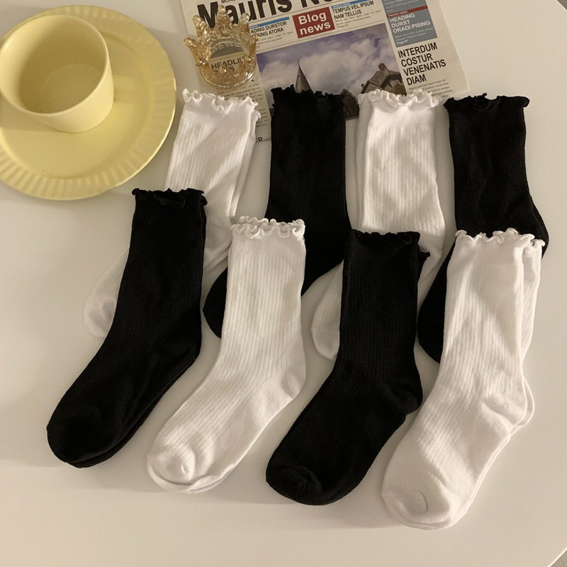 Real shot of solid color mid-calf socks for students, Japanese versatile socks for women, autumn and winter sports pile socks, four pairs