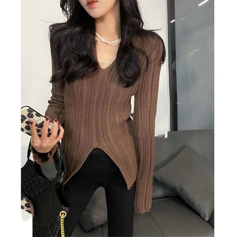 Lazy style v-neck slit sweater for women in autumn Korean design niche slimming chic sweet top