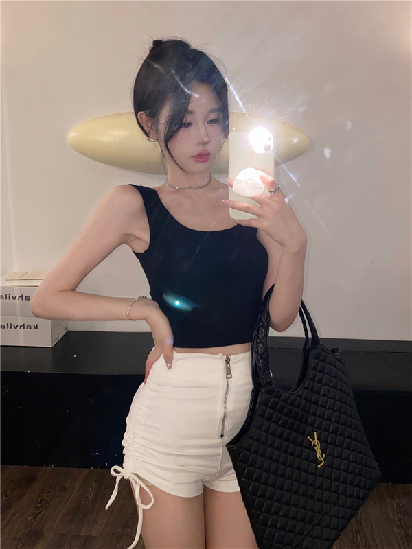 Actual shot of the new spring versatile vest, basic tight-fitting casual inner wear, short style and beautiful back camisole