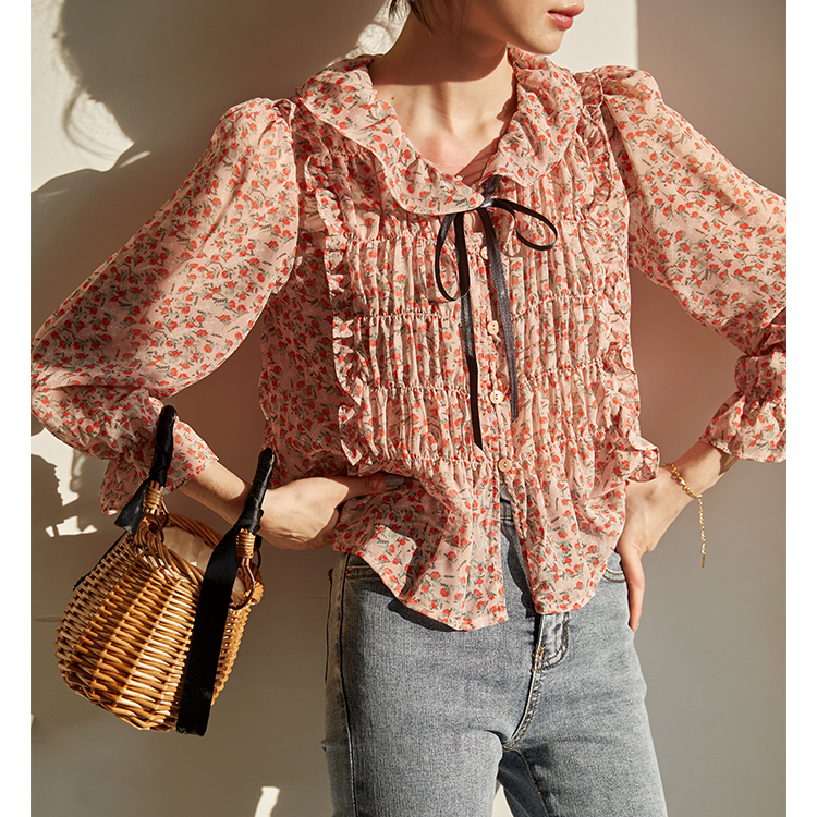 Real shot of spring and summer new lace short top fairy shirt niche long-sleeved floral chiffon shirt for women