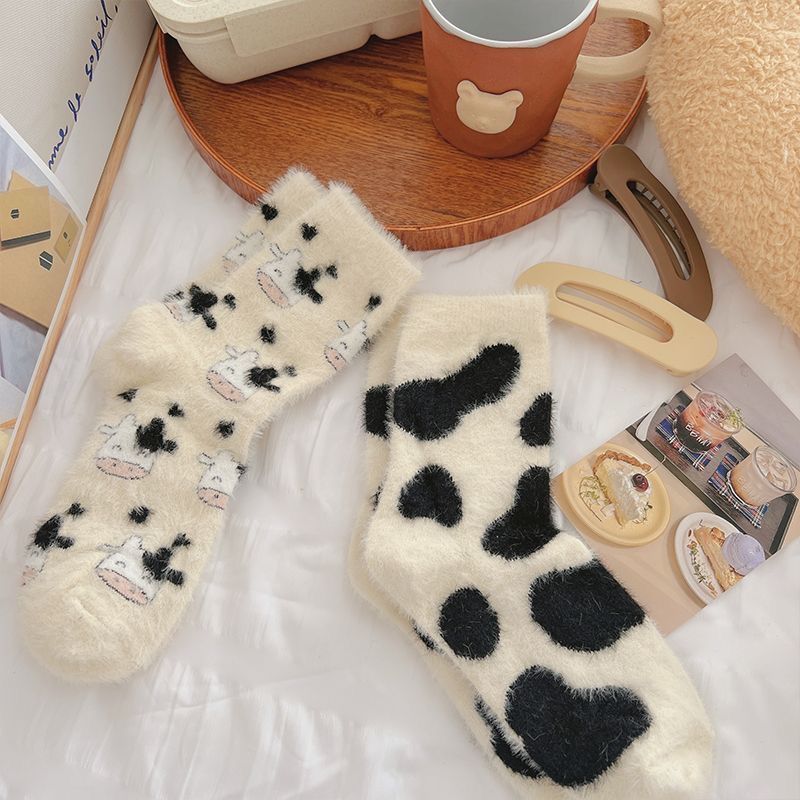 Autumn and winter plus velvet mink socks for women, warm and thickened cow-spotted home cute girl floor socks, confinement socks