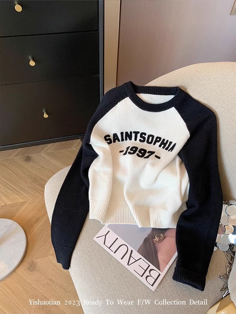 Black and white contrasting letters raglan sleeve round neck sweater for women 2023 autumn and winter casual versatile soft waxy pullover Christmas
