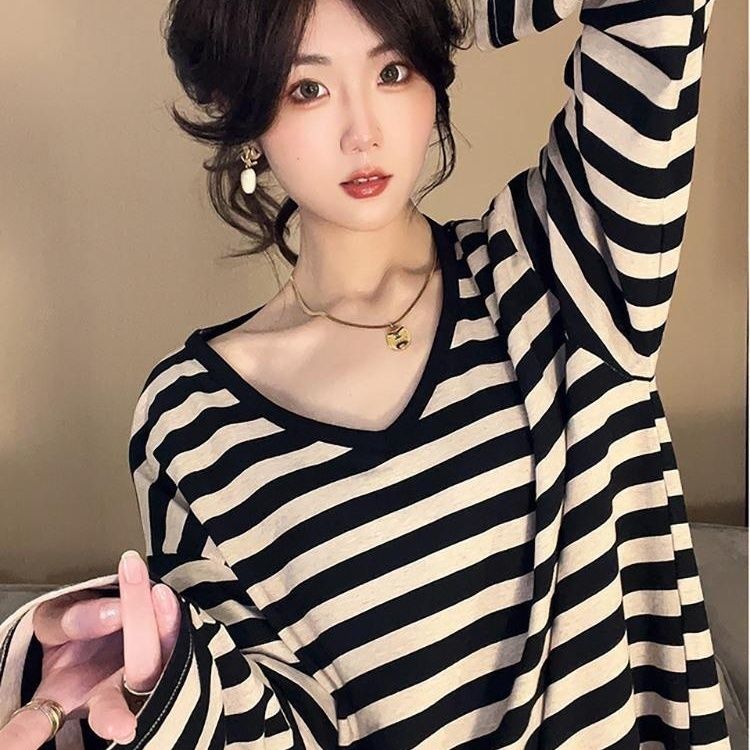 Early autumn new American retro striped long-sleeved T-shirt, feminine, versatile, slim, loose, casual design top