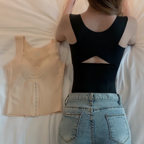 Real shot of back-beautiful front-breasted underwear four-in-one anti-hunchback correction, tummy-tightening, chest-lifting bra vest