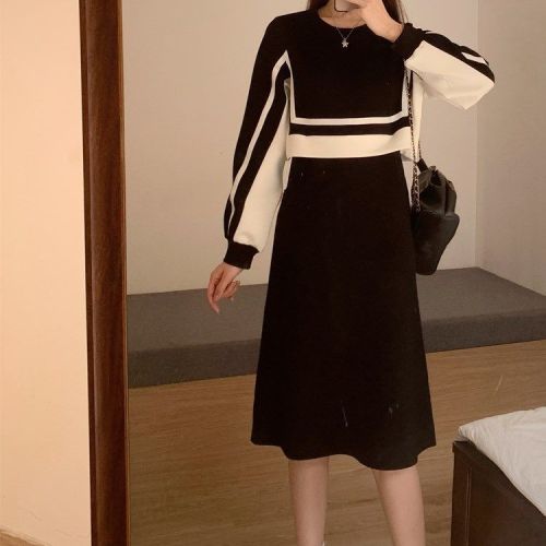 Fake two-piece black and white color-blocked sweatshirt dress for women in spring and autumn, loose, slim, elegant, design, large size casual long skirt