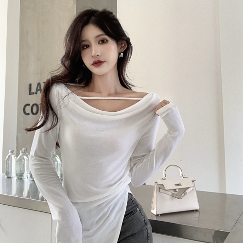 Real shot of pure lust style white swing collar clavicle T-shirt for women with long-sleeved bottoming shirt and slim slit top