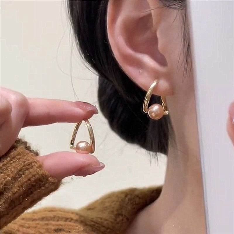 Maillard Champagne Pearl Earrings Women's Niche Design Exquisite Earrings Temperament Versatile Earrings Light Luxury Earrings