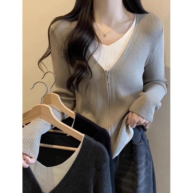 Fat MM fake two-piece knitted cardigan for women 2023 early autumn new large size women's design with inner bottoming shirt