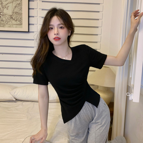 [] Summer design with irregular slits, solid color short-sleeved T-shirt for women, large size, slim and hot girl top