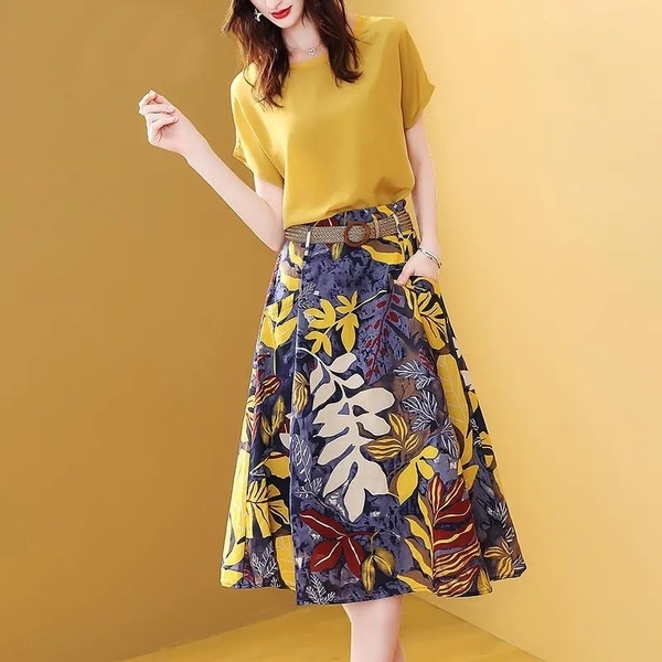 Single piece/suit, stylish round neck, fashionable short-sleeved T-shirt, floral skirt suit, elegant two-piece suit