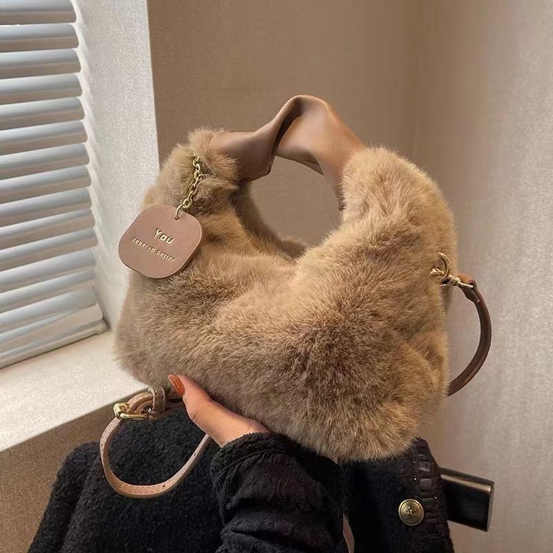 High-end plush handbags for women 2022 new fashionable autumn and winter furry bags, versatile niche chain crossbody bags