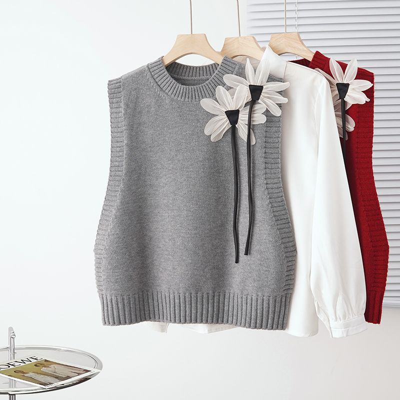 Knitted vest women's autumn clothing 2023 new loose and slim design floral sleeveless versatile sweater waistcoat