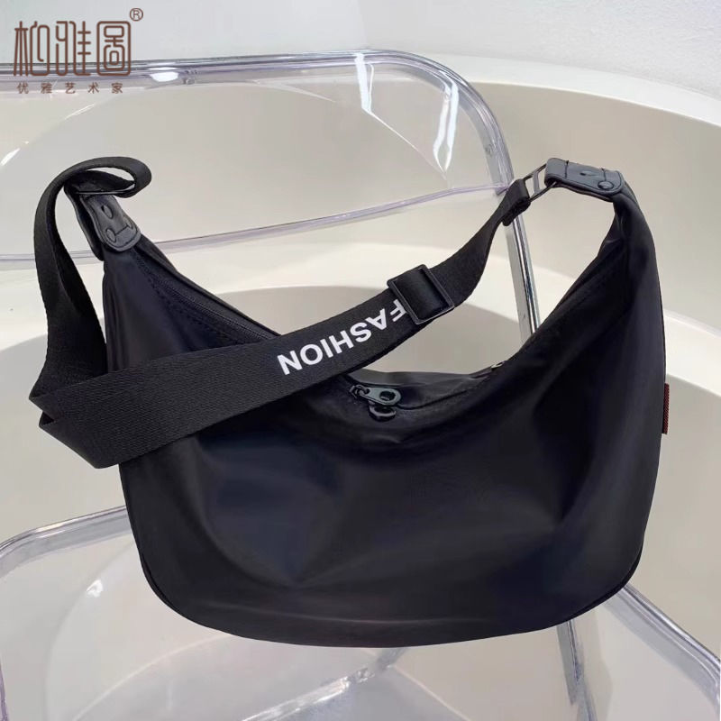 Lazy style fashion crescent dumpling bag 2023 new autumn and winter waterproof Oxford cloth bag single shoulder crossbody bag