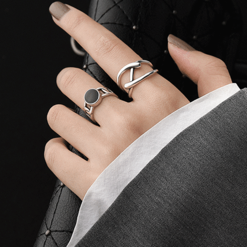 Black Ring Light Luxury Niche Design Exquisite Retro Hollow Cross Ring Women Simple Fashion Silver Ring Personality