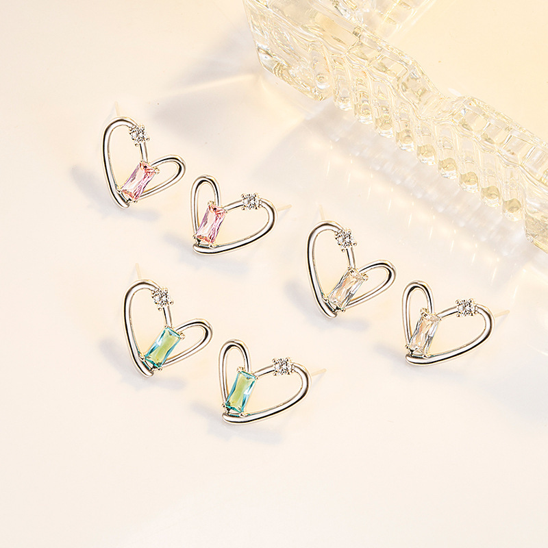 Korean version of exaggerated heart-shaped zircon earrings for women, light luxury and high-end love pink diamond blue diamond earrings earrings jewelry