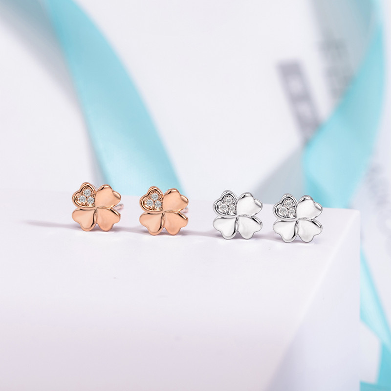 Korean version of rose gold four-leaf clover earrings for female students, celebrity earrings, diamond-set four-leaf clover earrings, simple jewelry