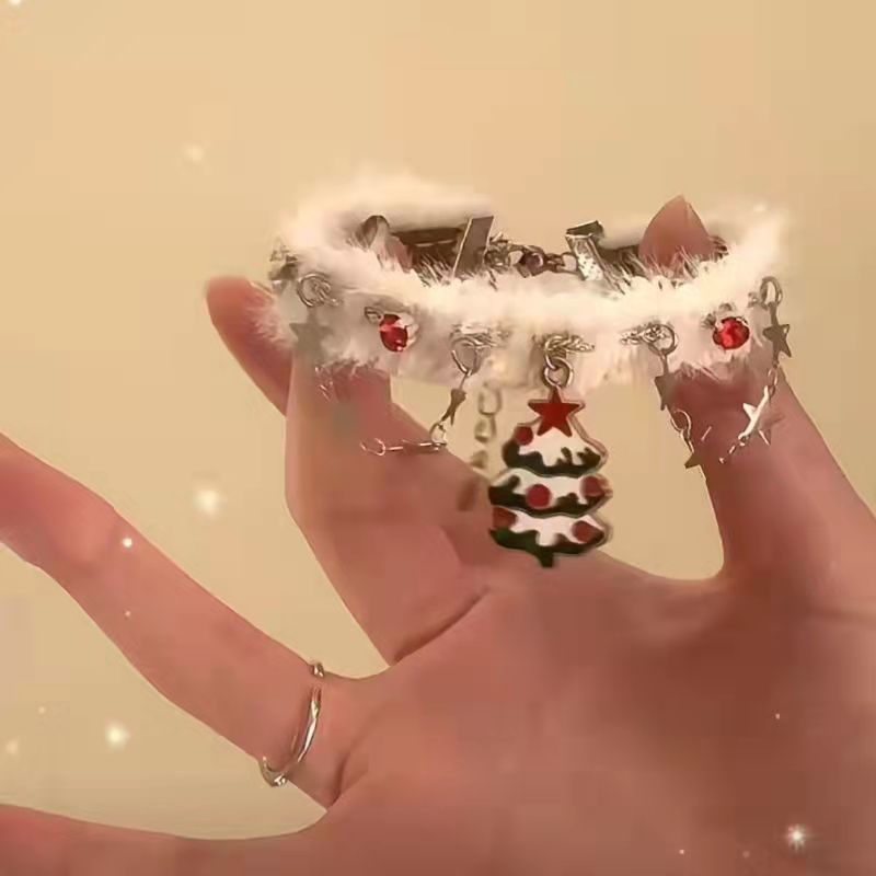 Christmas limited sweet girly Christmas tree star tassel plush choker bracelet with a winter atmosphere...