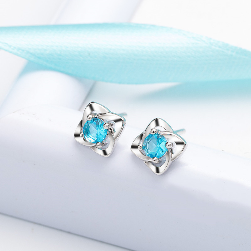Korean version of the new blue diamond four-leaf clover earrings for women, sweet diamond-encrusted zircon blue crystal four-leaf clover earrings jewelry