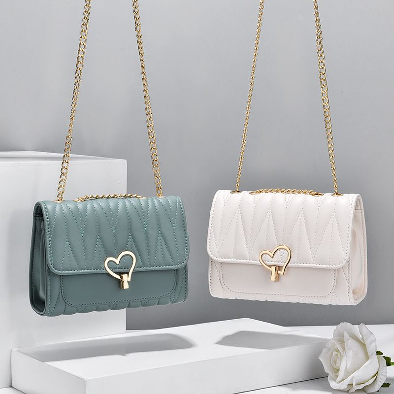 High-end women's bags 2023 new hot styles Versatile autumn and winter Internet celebrity bags Chain portable crossbody bags