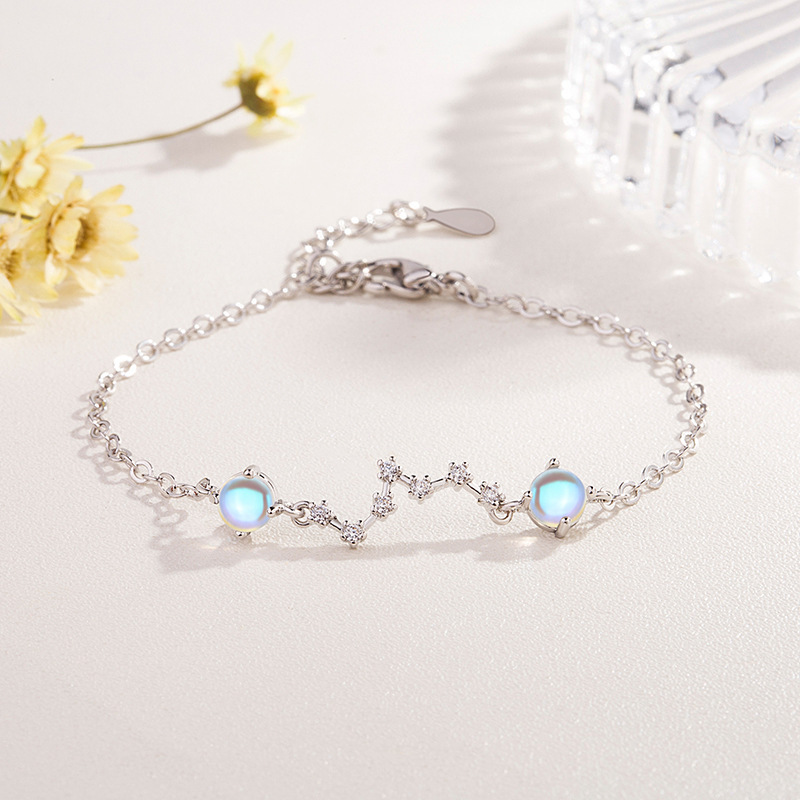 Korean version of the Big Dipper bracelet, feminine, artistic, forest-style moonstone bracelet, simple and fashionable student jewelry