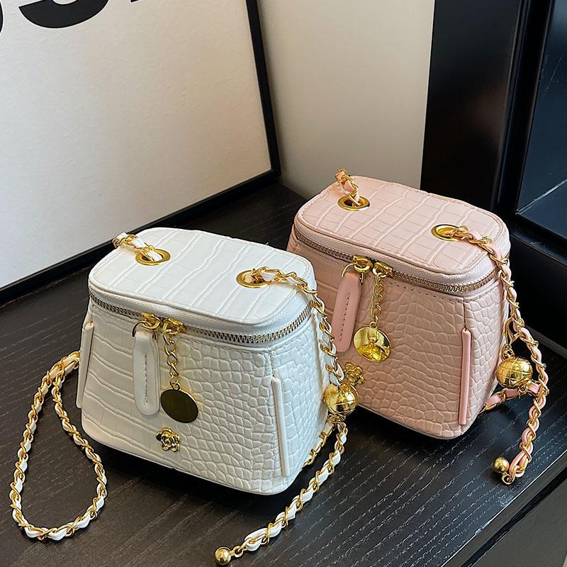 Korean style casual fashion high-end small bag women's new 2023 summer fashion bucket bag niche trendy crossbody bag