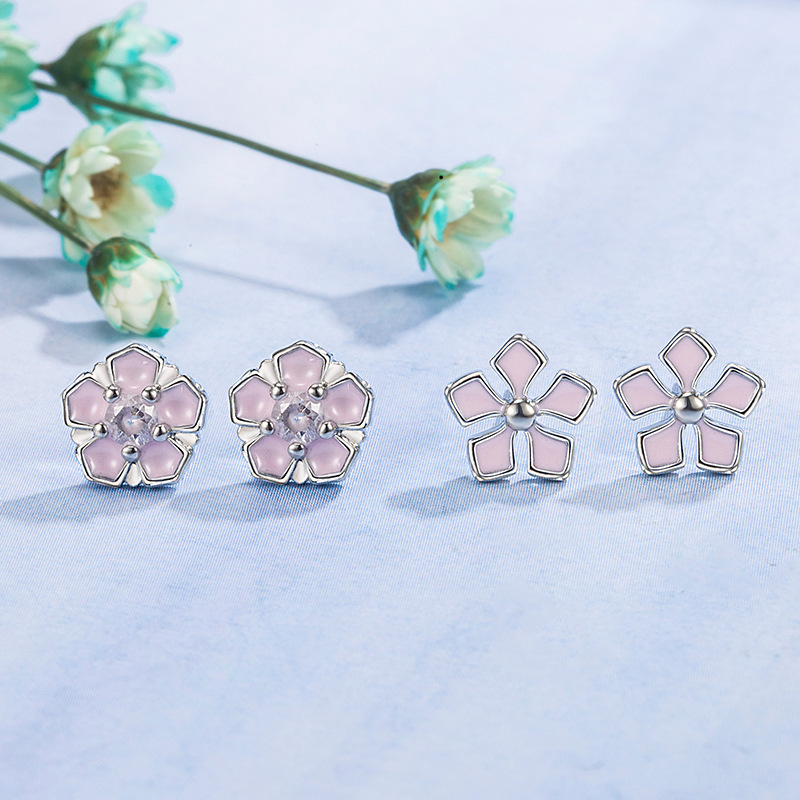 Japanese and Korean version of sweet earrings for women, small fresh cherry blossom earrings, girly forest style versatile earrings, personalized simple earrings