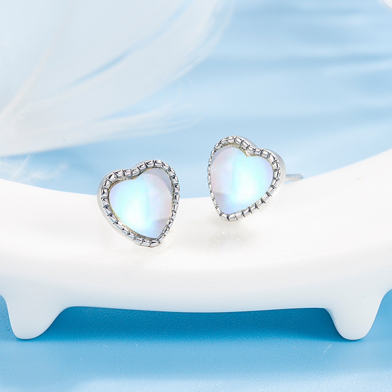 Korean style forest style literary heart-shaped moonstone earrings for women, elegant natural moonstone love earrings, temperament earrings