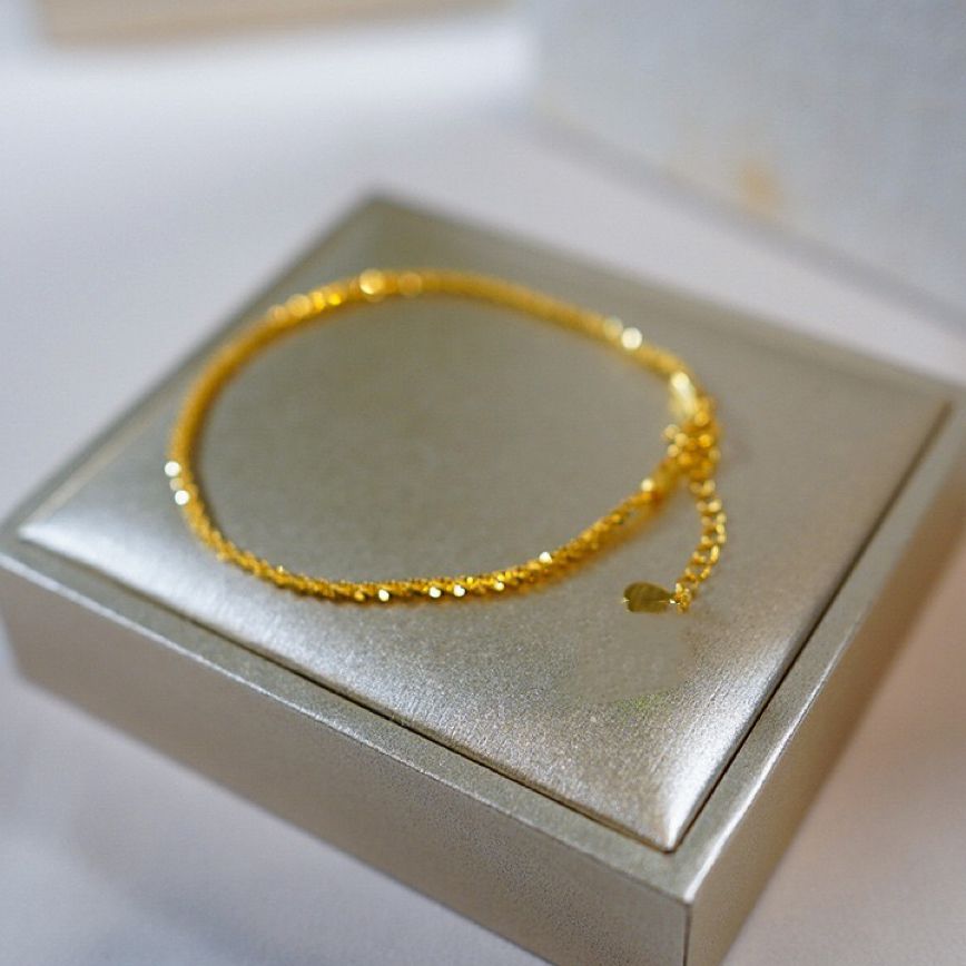 It’s broken gold! Classic, original, delicate, fashionable, simple, atmospheric, high-end, light luxury bracelet, thin gift ins