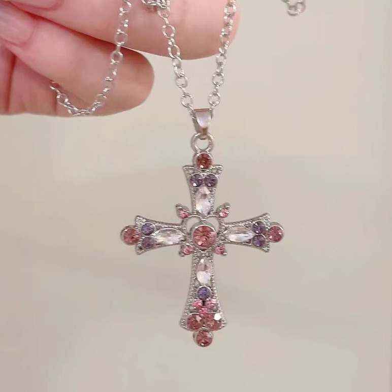 Hot girl cross necklace female 2023 new heavy industry diamond gothic European and American style y2k niche design clavicle chain
