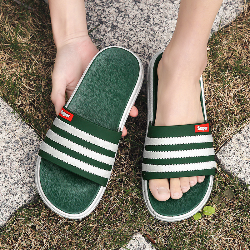 Factory direct sales trendy Korean style slippers for men in summer outdoor wear slippers non-slip wear-resistant simple personalized sandals