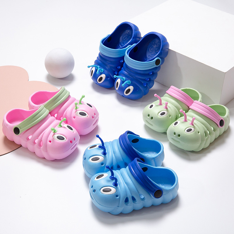 The third generation upgraded caterpillar summer cute men and women shoes hole cartoon children's sandals baby shoes one piece drop shipping