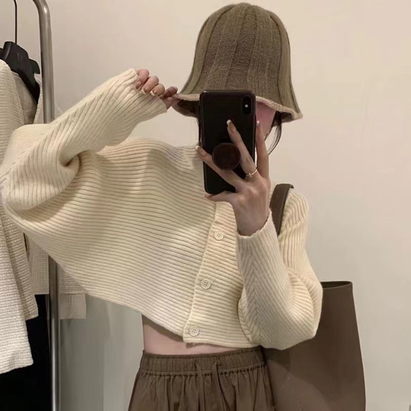 Autumn new style round neck knitted cardigan long sleeve short lazy style solid color pit bat sleeve sweater women's trendy tops