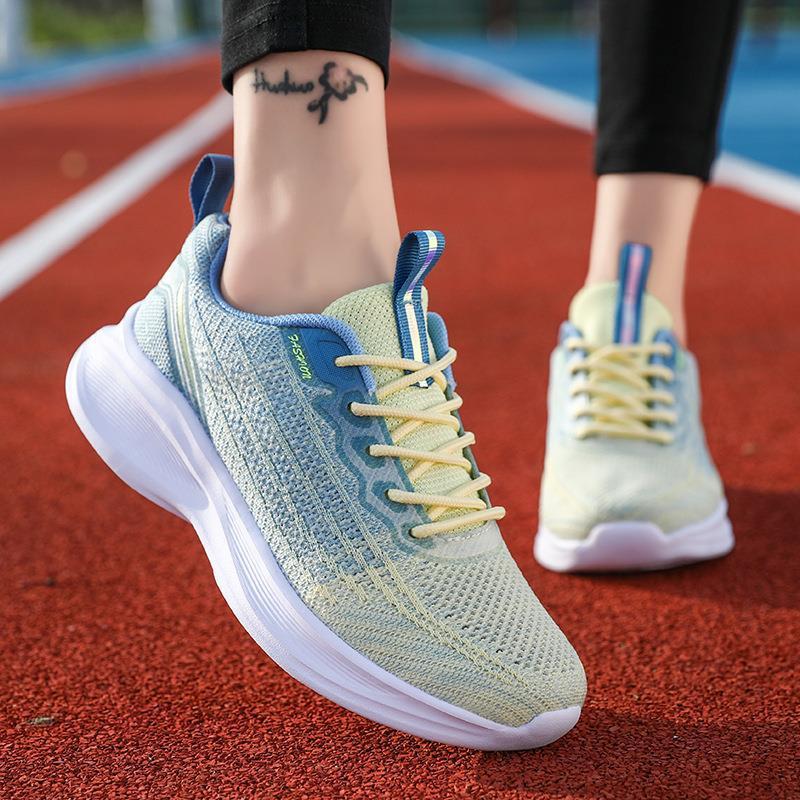Women's Shoes Running Shoes 2022 Spring and Autumn Middle School Students Lightweight Breathable Flying Weave Casual Shoes Women's Travel Shoes Sports Women