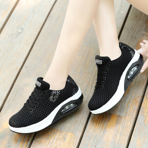 2018 Spring New Breathable Large Mesh Rocking Shoes for Women Fashionable Sports and Casual Shoes Korean Version Mesh Thick-soled Women's Shoes