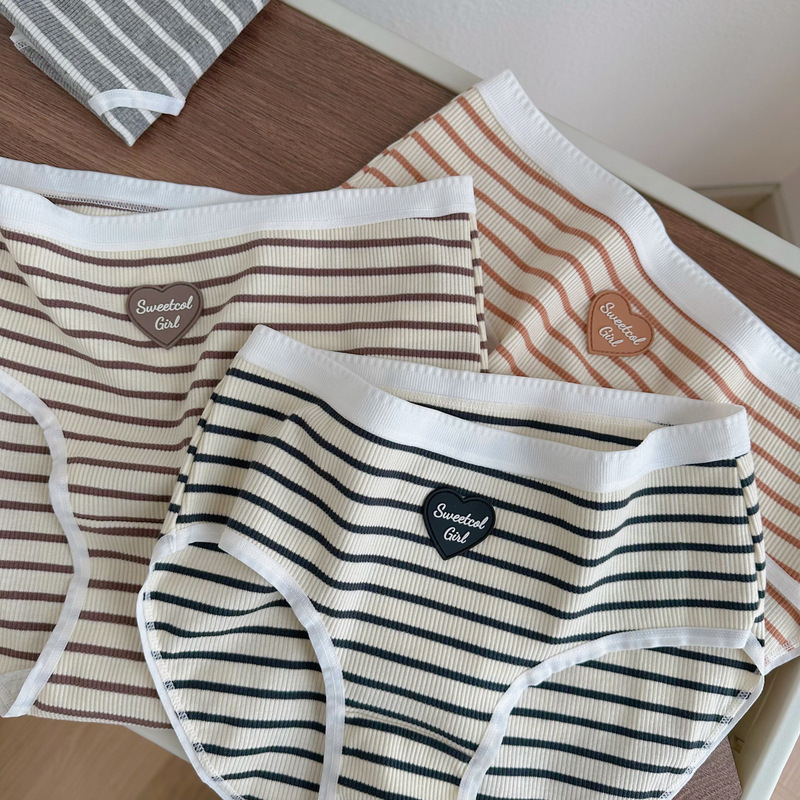 N8307 spring and summer new three-dimensional logo love three-dimensional striped cotton hot girl street ladies underwear girl briefs