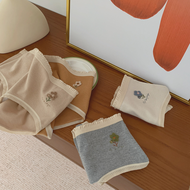 N8051 is so exciting. German velvet ribbed three-dimensional woolen small flower Japanese style simple mid-waist girl's underwear