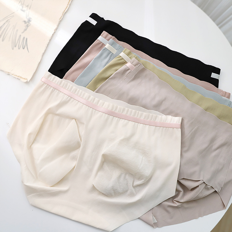 N753 Juejuezi seamless underwear does not pinch the buttocks 3D hip seamless ice silk women's underwear breathable silk crotch