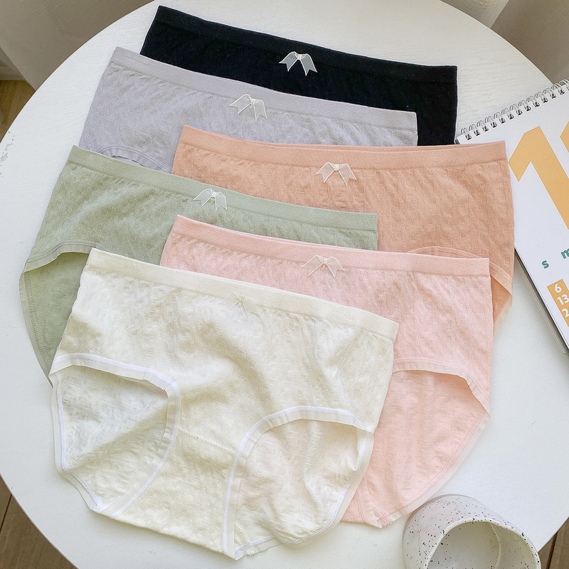 NF2570 textured girly seamless simple women's underwear silk crotch three-dimensional seamless briefs mid-waist cover buttocks