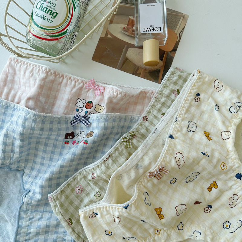 Can be worn up to 200 pounds. Bubble plaid cute girl briefs cotton mid-low waist Japanese sweet underwear.