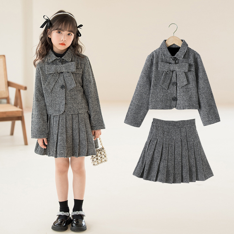 Girls' autumn and winter small fragrant style skirt 2023 new medium and large children's fashion tartan bow suit pleated skirt