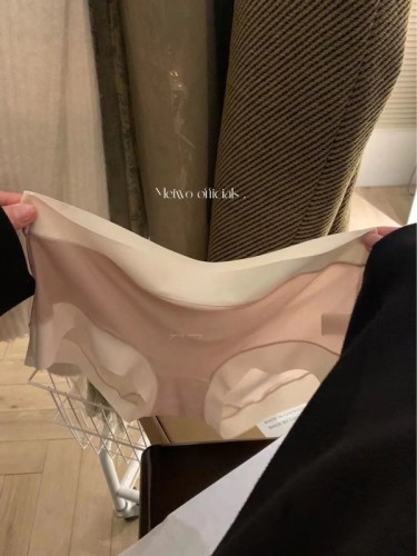 METWO spring and summer facial mask inner mid-waist ice silk mesh moisturizing thin breathable cotton crotch seamless briefs