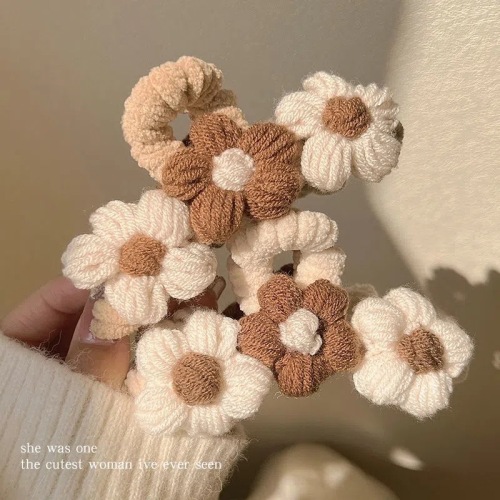 Autumn and winter new style hand-knitted wool flower grabber for the back of the head large shark clip hairpin hair accessories for women