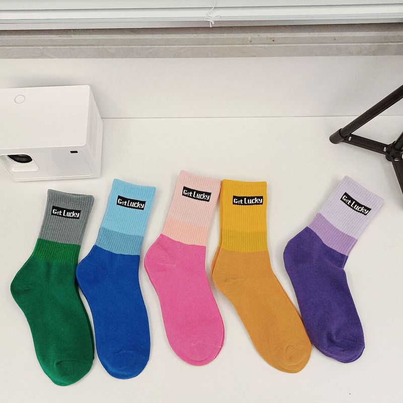 Autumn and winter socks men's color-blocked sports letter fashion socks men's gradient letter mid-tube basketball socks women's cotton socks