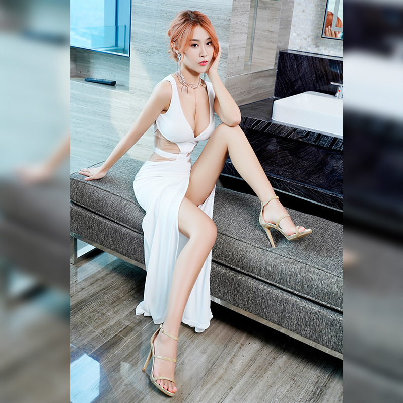 Nightclub low-cut sexy temptation overalls slim fit hip-hugging technician nightclub sauna deep V elegant dress