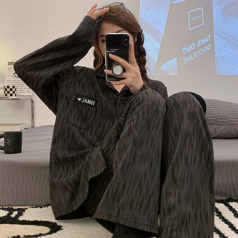 2023 new black pajamas for women in spring, autumn and winter, high-end long-sleeved outer wear, simple casual home wear set