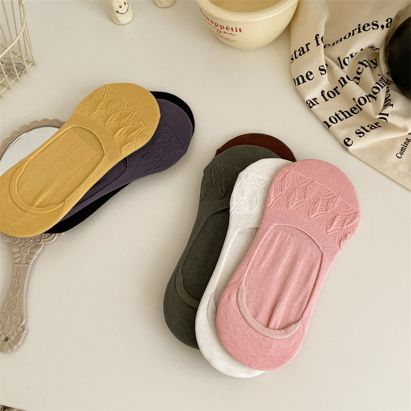 Summer Japanese solid color lace shallow non-slip invisible socks for women mesh breathable thin silicone anti-falling cotton socks
