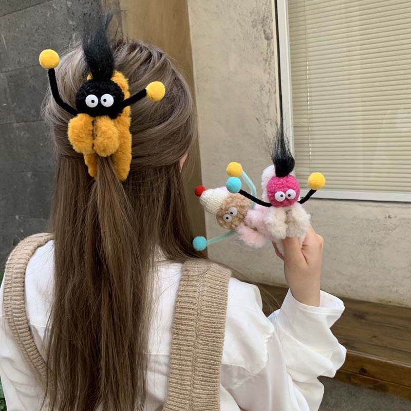 Super cute, fun and cute plush grabber hairy ins autumn and winter new large shark clip on the back of the head headband hair