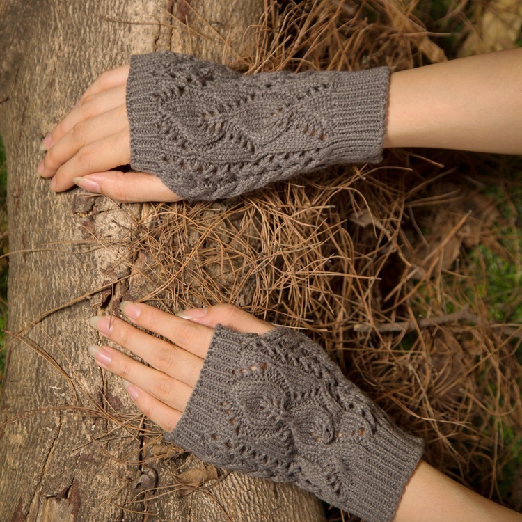 EBAY AliExpress manufacturer wool knitted trendy exposed finger and half finger typing warm women's two leaf hollow gloves
