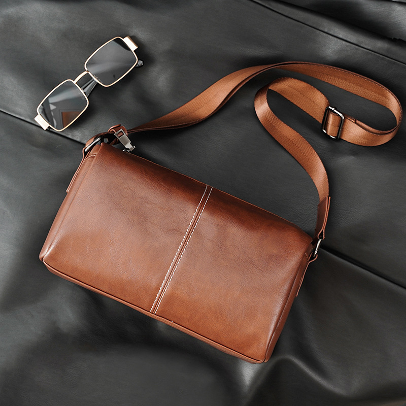 Fashion new men's bag, simple retro trendy brand shoulder bag, small square bag, casual crossbody bag, pillow bag, crossbody bag
